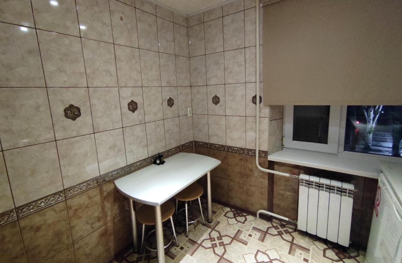 Апартаменты В Центре Металлургов 27 Kr Apartments Kryvy Rih Buitenkant foto