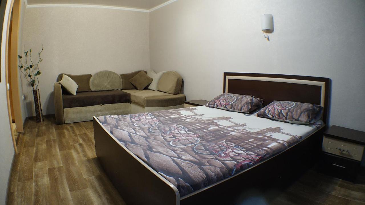 Апартаменты В Центре Металлургов 27 Kr Apartments Kryvy Rih Buitenkant foto