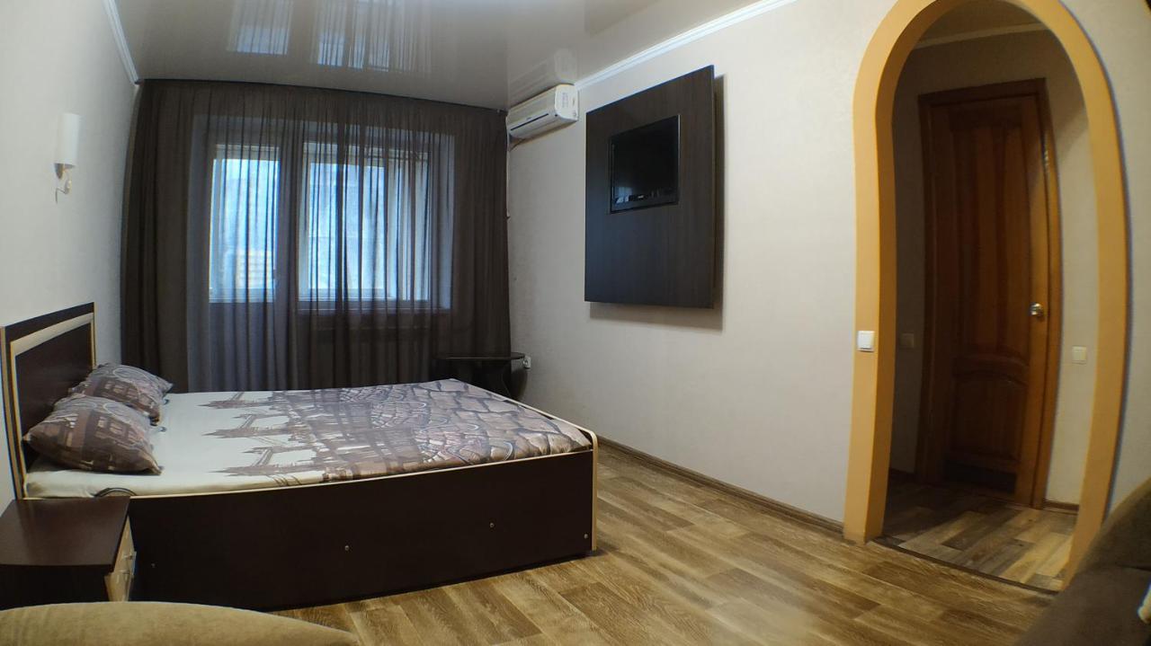 Апартаменты В Центре Металлургов 27 Kr Apartments Kryvy Rih Buitenkant foto
