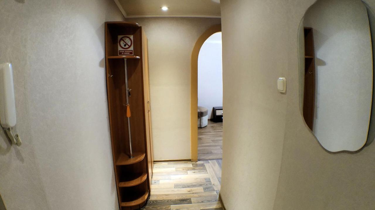 Апартаменты В Центре Металлургов 27 Kr Apartments Kryvy Rih Buitenkant foto